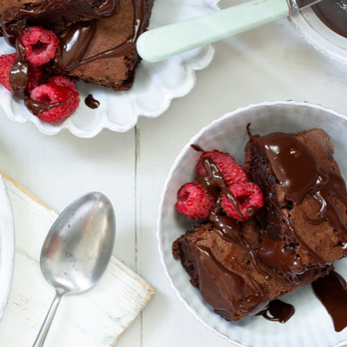 Apres Food Organic Deep Chocolate Brownie with Chocolate Sauce - Serves 2 (250G)